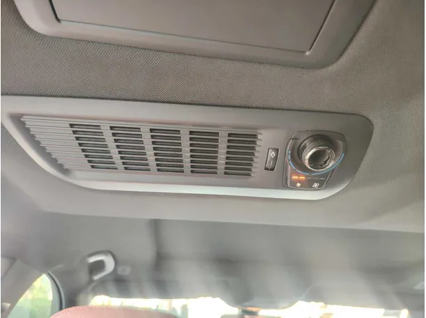 Car image 33