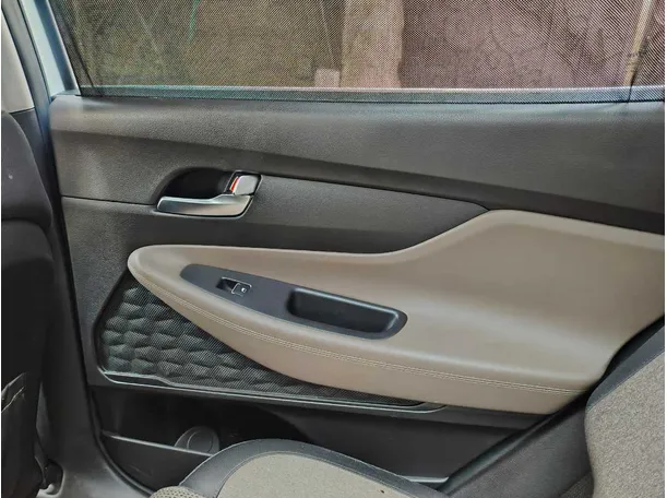 Car image 37