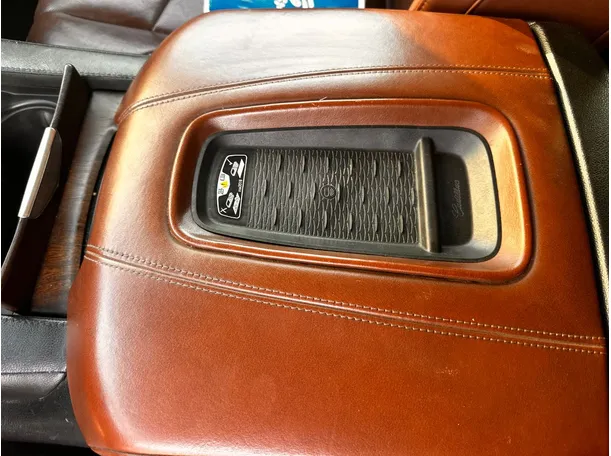 Car image 26