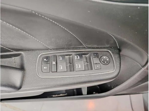 Car image 38