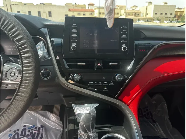 Car image 19