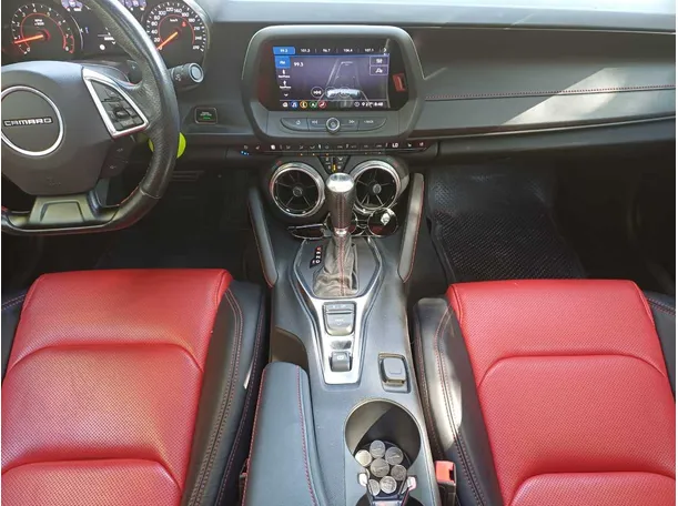 Car image 15