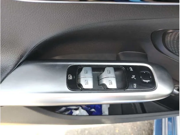 Car image 34