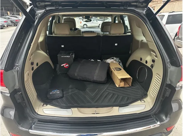 Car image 22