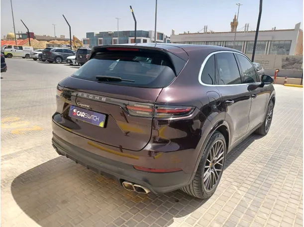 Car image 5