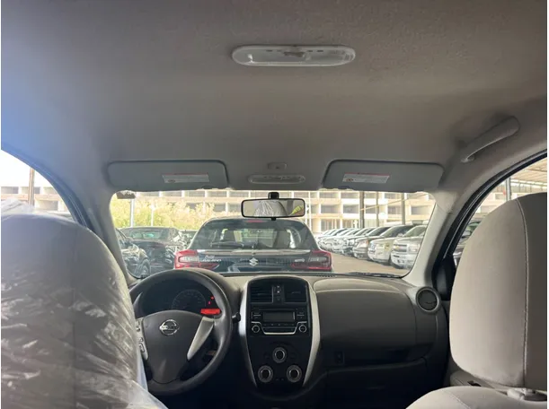 Car image 16