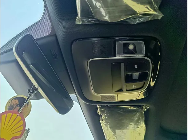 Car image 36