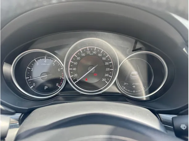 Car image 19