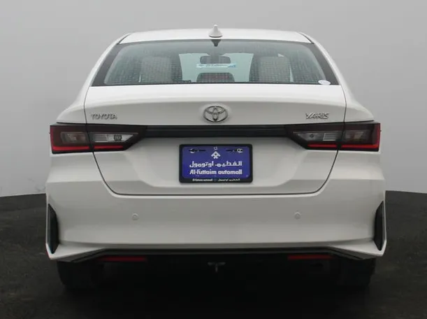 Car image 12