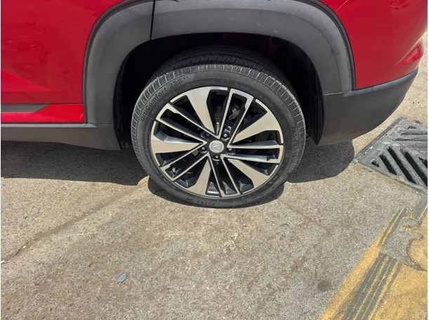 Car image 9