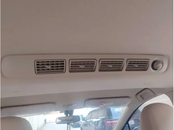 Car image 26