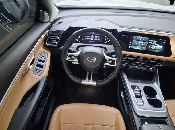 Car image 18
