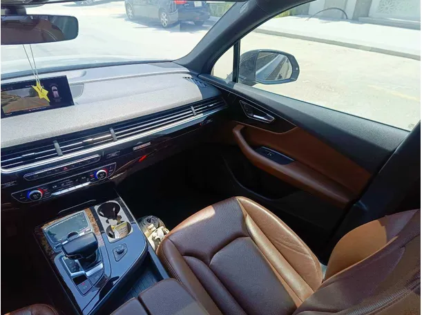 Car image 23