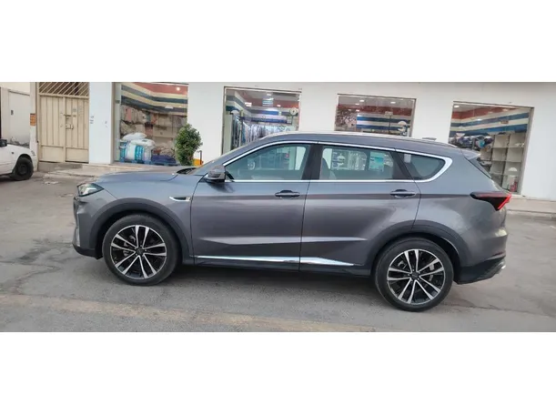 Car image 8