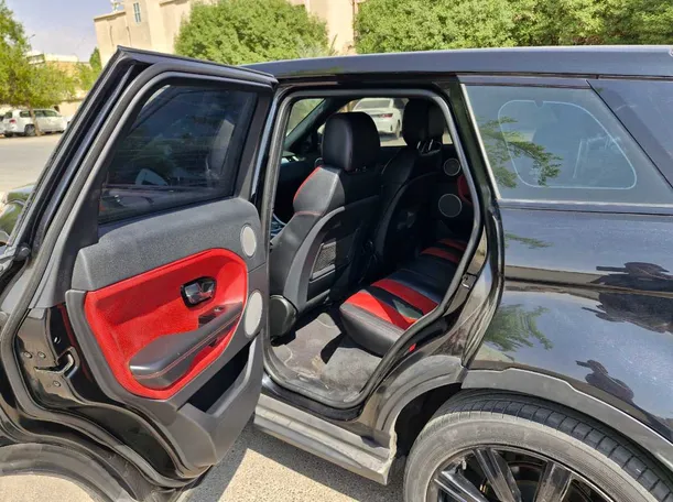 Car image 12