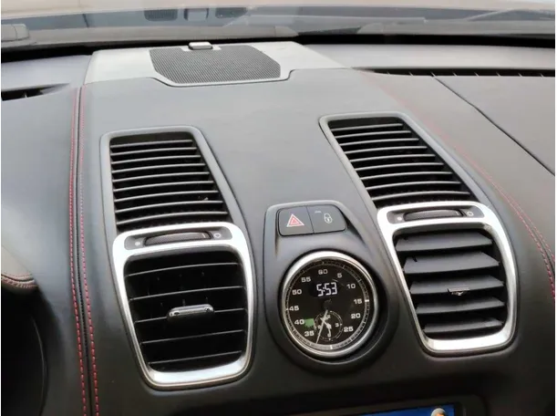 Car image 26