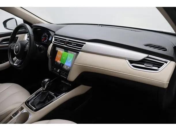 Car image 10