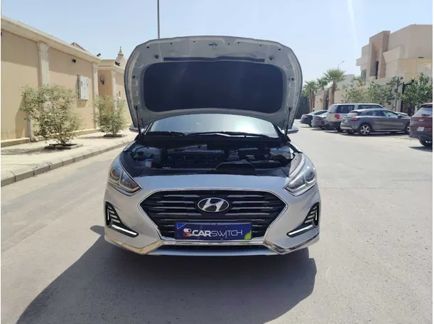 Car image 32