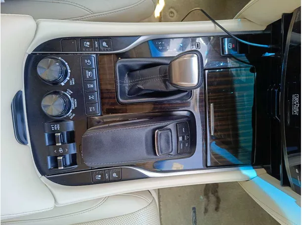Car image 21