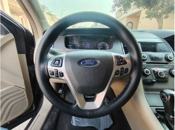 Car image 24