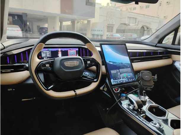 Car image 28