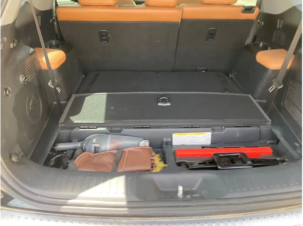 Car image 24