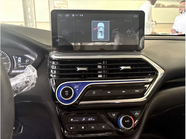 Car image 14