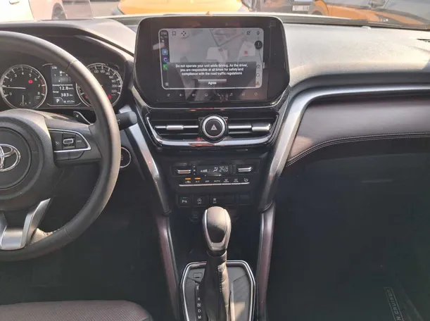 Car image 16