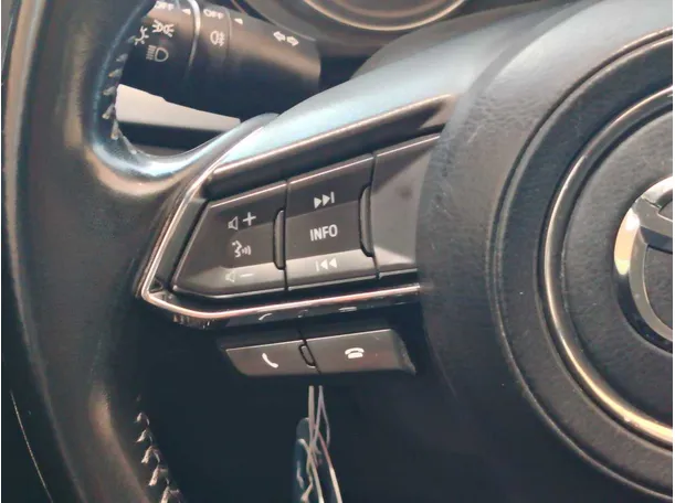 Car image 25