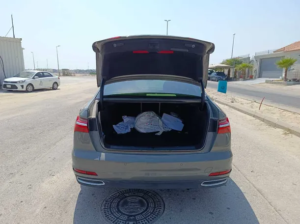 Car image 27