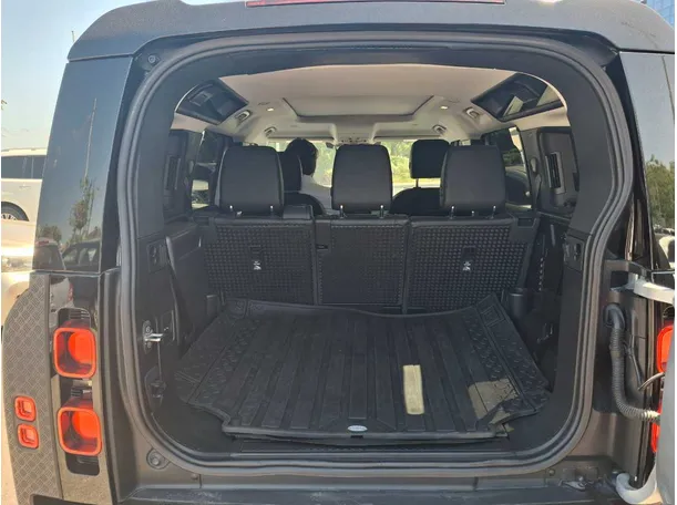 Car image 20
