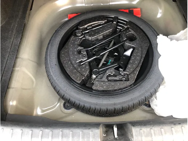 Car image 20