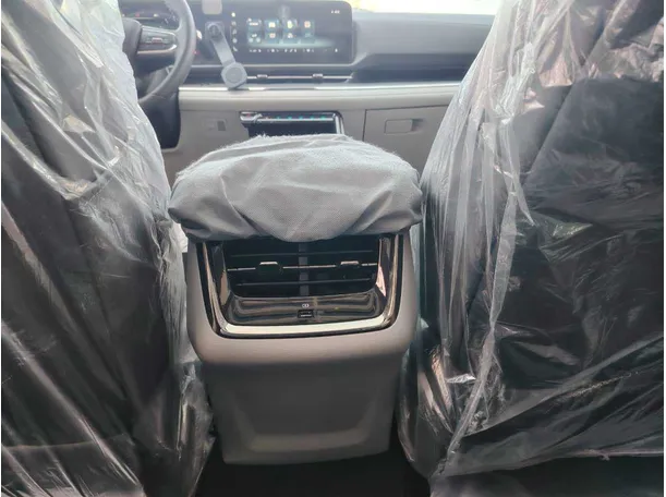 Car image 31