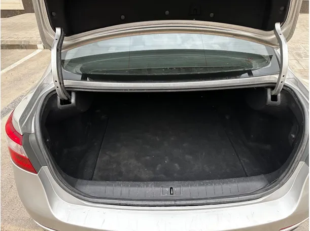 Car image 23
