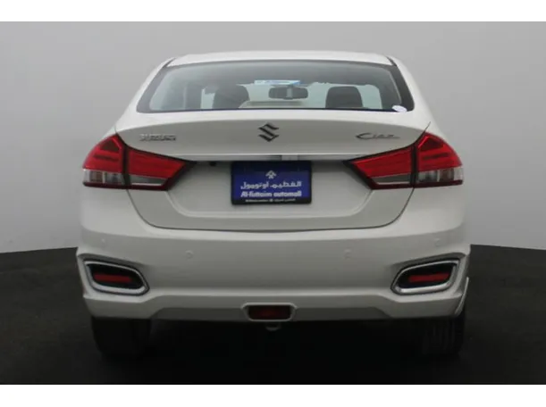 Car image 12