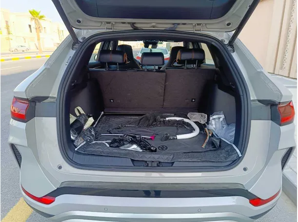 Car image 30