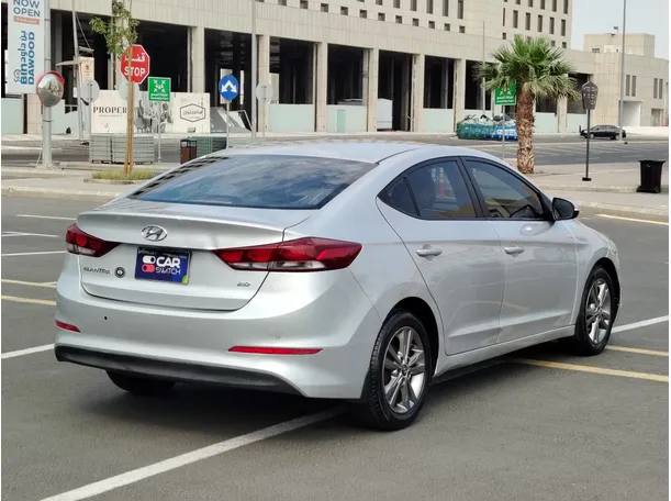Car image 5