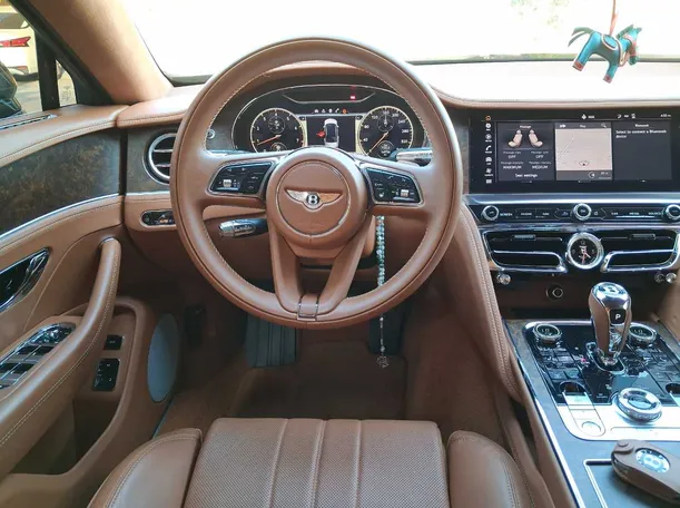 Car image 18