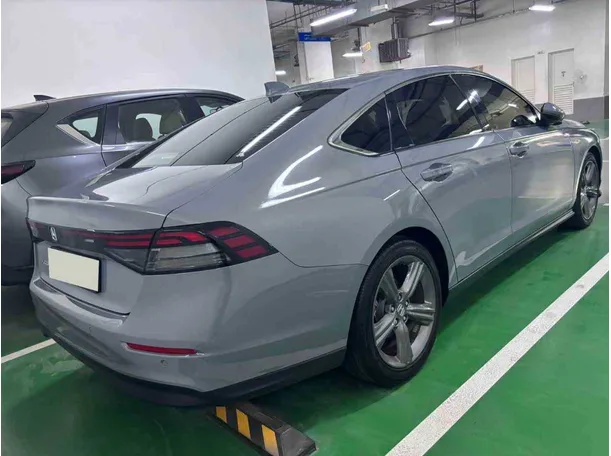 Car image 8