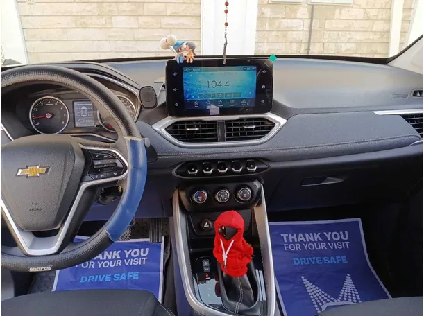 Car image 15