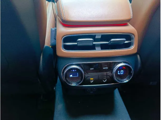 Car image 34