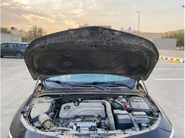 Car image 25
