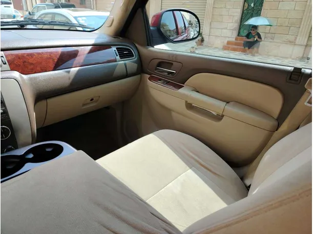 Car image 28