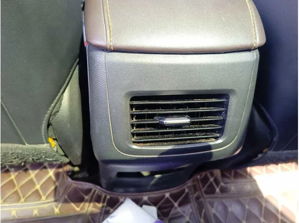 Car image 27
