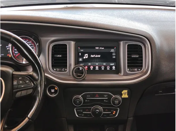 Car image 19