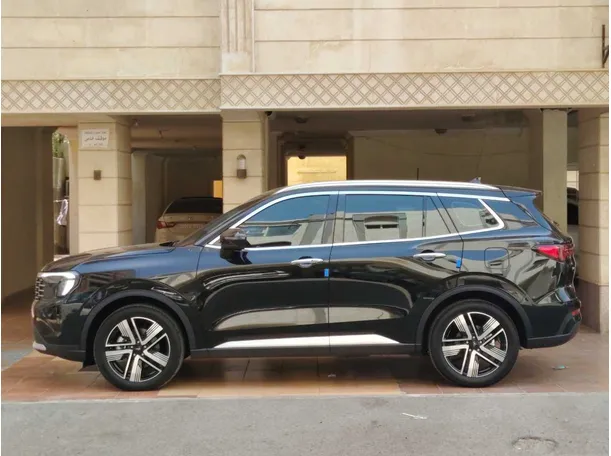 Car image 8