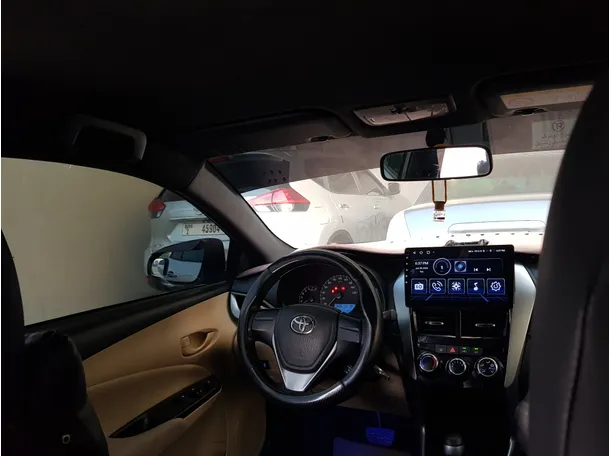 Car image 13