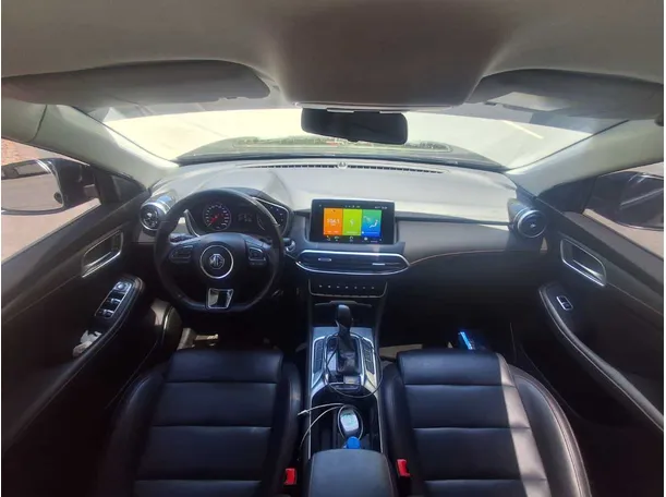 Car image 14