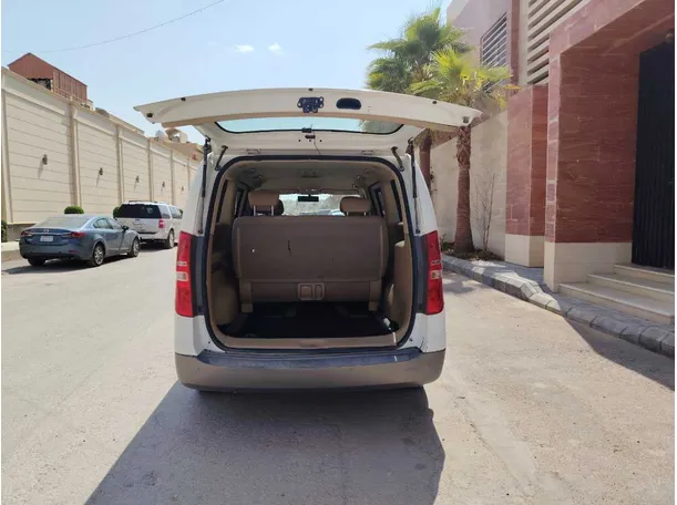 Car image 23