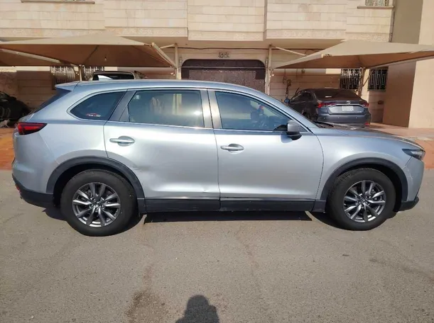 Car image 4